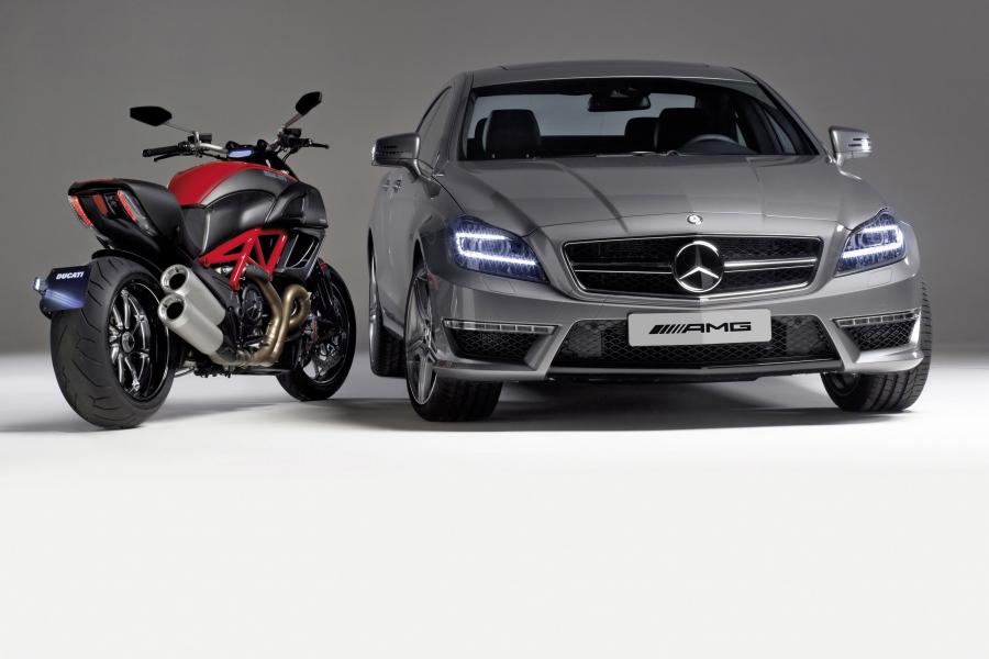  Mercedes-Benz CLS63 AMG 2011 года  (фото 3 из 199)